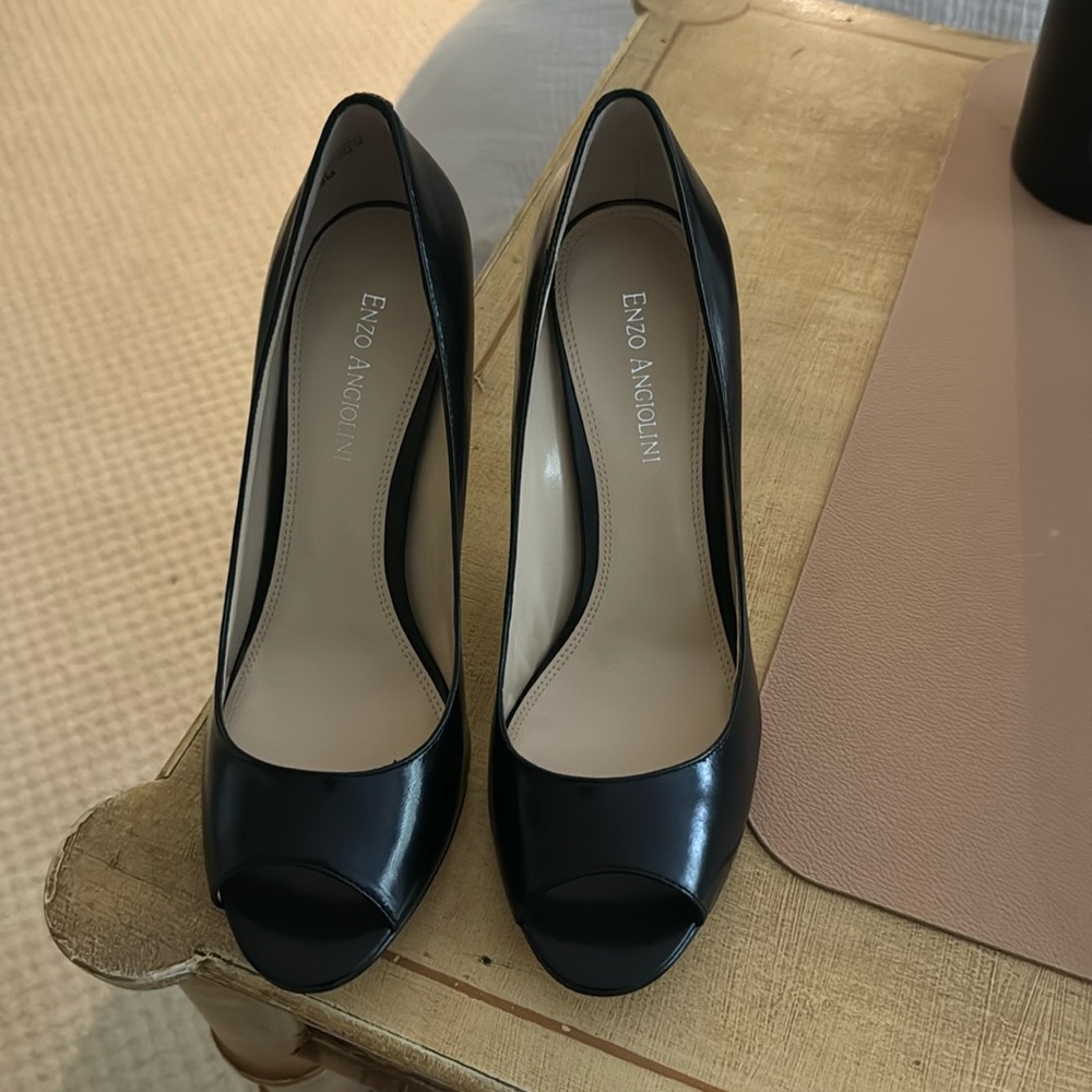 Enzo Angiolini Black Peep toe pumps